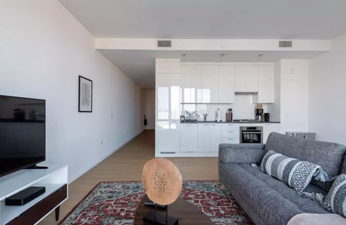 Logan Circle Apartment | Liz by Black Swan 412LT (1/1, Cap 2)