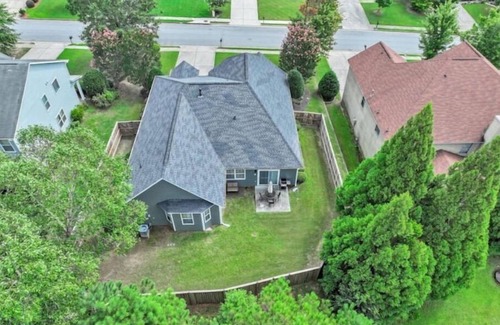 Cliftondale House | Liz's Houzz- Spacious Luxe Escape- Mins to Area Attractions-15 Min to Airport