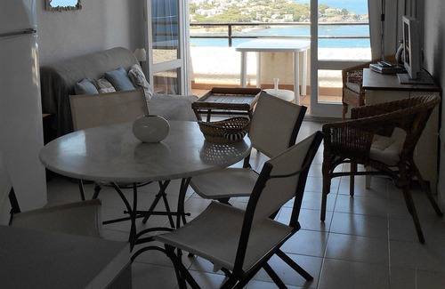 Llanca Apartment | Llança facing the sea