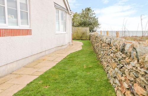Amlwch House | LLECYN BRAF, pet friendly, country holiday cottage in Amlwch