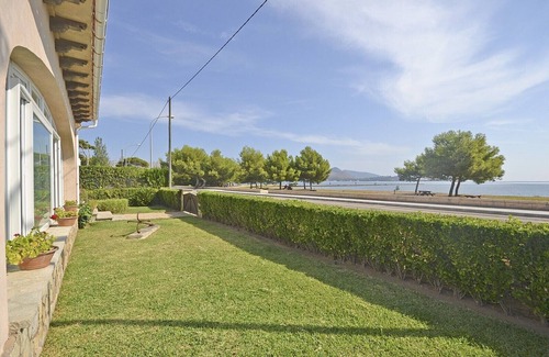 Puerto de Pollensa Ski Chalet | Llenaire - Xata, seafront house with private pool in Puerto de Pollença