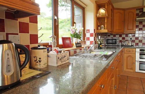 Cwrt Ski Chalet | Llidiart y Llyn in the beautiful Tywyn