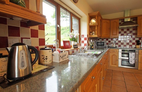 Cwrt House | Llidiart y Llyn - Three Bedroom House, Sleeps 6