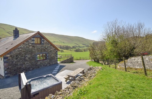 Cwrt House | Llidiart y Llyn - Three Bedroom House, Sleeps 6