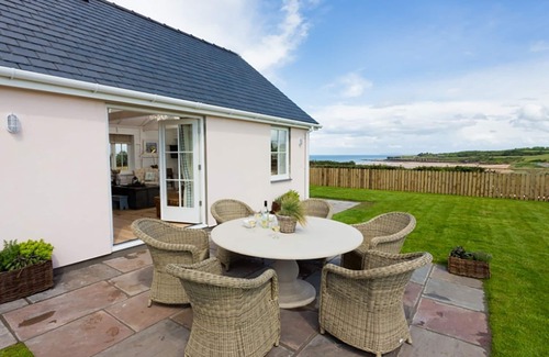 Dulas Cottage | LLIGWY BEACH COTTAGE, pet friendly, luxury holiday cottage in Moelfre