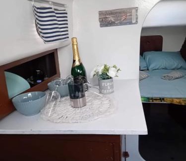 Vinne Boat Rental | Loď u Jančúra