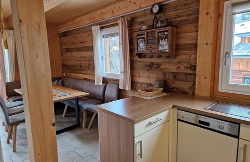 Sankt Georgen am Kreischberg Ski Chalet | Lovely holiday home with whirlpool and sauna