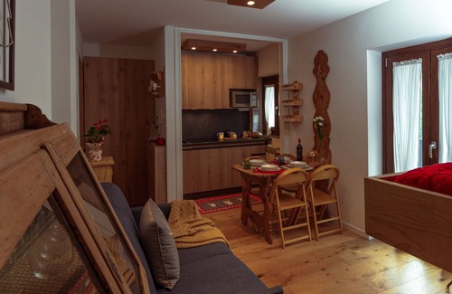 Aprica Apartment | Lo Scoiattolo - Studio Apartment, Sleeps 4