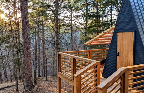 Eureka Springs RV Rental | Loblolly Pines 4 Adventure A frame
