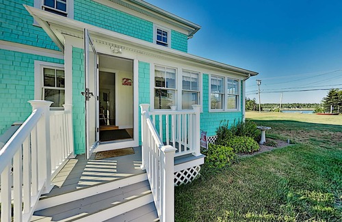 Prospect Harbor House | Lobster Cottage on the Harbor W/Lighthouse and Waterviews.