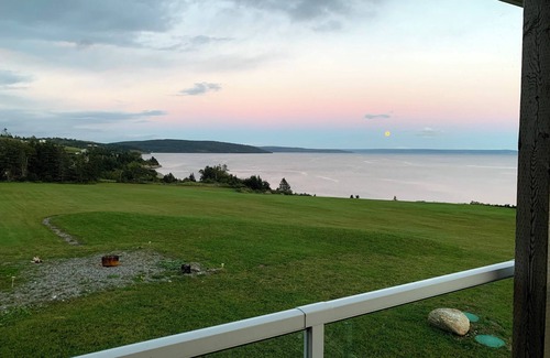 Boularderie House | Lobster House: Main Level only - Amazing Views, 2 BR, sleeps 4-5, Pet friendly