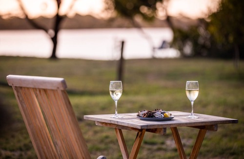 Coles Bay House | Lobster Pot Cabin, Beachfront Escape - Coles Bay
