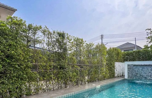 Nong Hoi House | Local 4BR Pool House, Prime Location, Pool Table. Near Markets