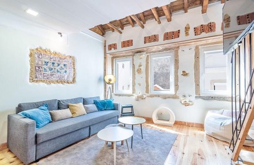 Alfama Apartment | Local and modern duplex