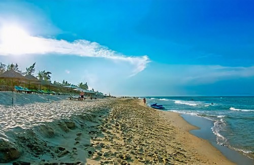 Cam An Hotel | Local Beach Homestay