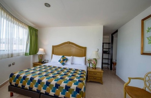 Centro Hotel | Local Charm in Mérida: King Room Stay w/Pool, Relaxing Courtyard & Local Vibes