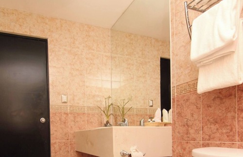 Centro Hotel | Local Charm in Mérida: King Room Stay w/Pool, Relaxing Courtyard & Local Vibes