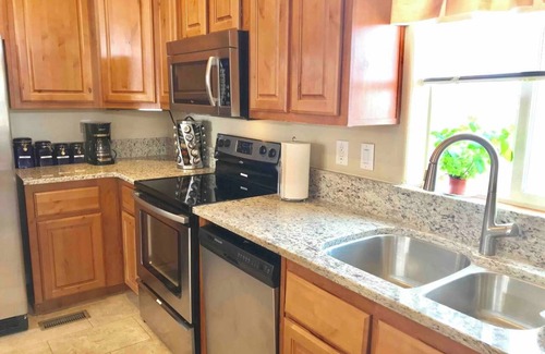 Page House | 🏜️Local VIEW~🐶Pet Friendly-🚤BOAT Parking~Better than a suite-have a house!