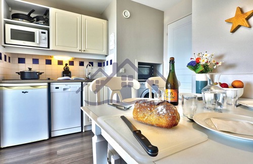 Guilvinec Apartment | LocaLise - Apartment A28 au Guilvinec - Sea view, swimming pool view - All on foot