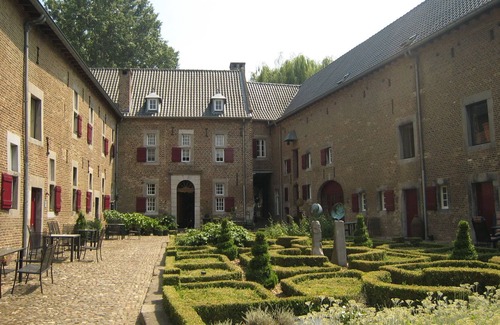Mesch Apartment | Located 10km from Maastricht towards the Belgium border