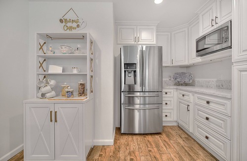 Peninsula House | Located 3 houses from the water! Coastal beach house with two car garage
