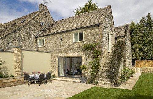 Chedworth Cottage | Located at the end of a private, tree lined drive, Cats Abbey Cottage a charming, semi-detached, Cot