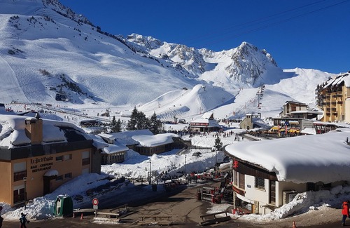 La Mongie Apartment | Located at the foot of the slopes Appartement 9 people maximum fully equipped