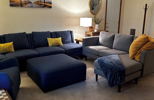 Farmington House | Located close to all the local attractions in a peaceful mountain setting!