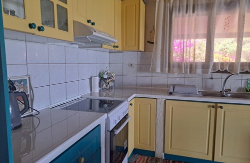 Andravida-Kyllini House | Located directly on the beach, beautiful garden, sea view, wifi | holiday house