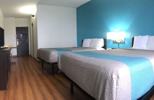 Melrose Park House | Located In An Area With Good Airport Proximity! 3 Affordable Units, FREE Parking