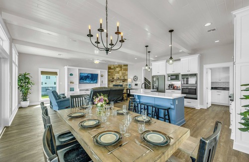 Galveston House | Located in Galveston at Grand Beach │HIGHEST RATED HOUSE │BEACHFRONT │Elevator