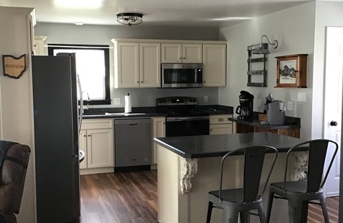 Geneva House | Located In Harpersfield twp in the heart of wine country and covered bridges