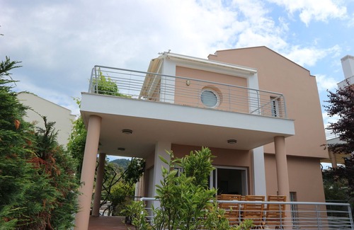 Paliouri Villa | Located in Kanistro 70meters from the Sea in a quite area weith a nice garden
