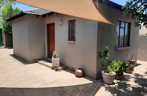 Phalaborwa Villa | Located In Lulekani, phalaborwa