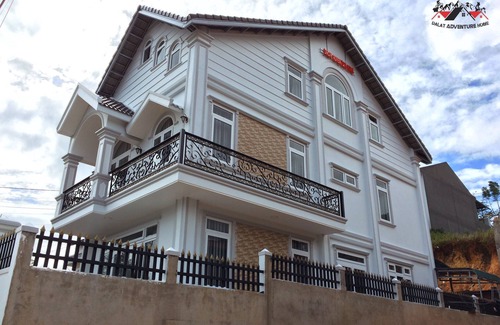 Phuong 10 Villa | Located In Nice Places Of Dalat City With Range Of Mountains,evergreen Forest