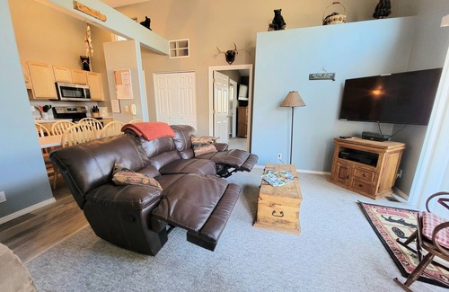 Sunriver House | Located in Sunriver Business Park, HD TV- unit i-2