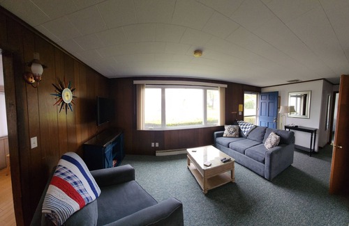 Meredith House | Located In The Heart Of Meredith Bay