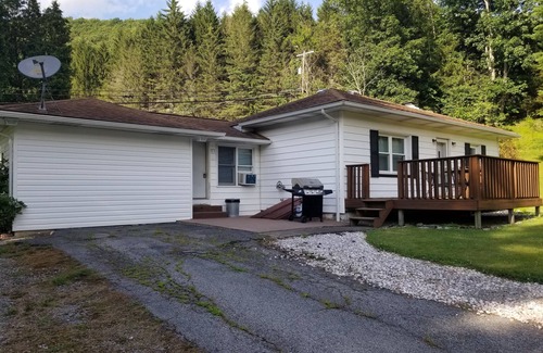 Byrnedale House | Located In The Heart Of Elk Country, Bennetts Branch Lodge Is A Beautiful Home.