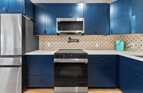 Melissa House | Located in the Heart of Melissa, TX a quick 2 minute walk to downtown