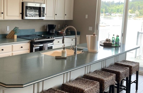 Gig Harbor House | Located in the Heart of Historical Gig Harbor, next to Skansie Brothers Park