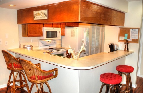 Myrtle Beach Condo | Located in the Summertree Village community near the outdoor pool - Summertree