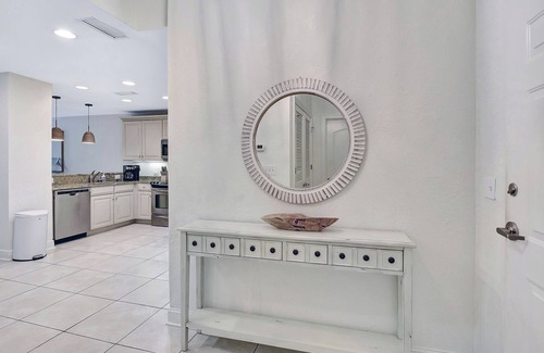 Demere Park Condo | Located in the heart of the south end. Close to everything