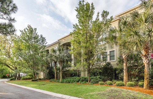 Demere Park Condo | Located near St. Simons Island Pier, Restaurants, Lighthouse and Oceanfront Neptune Park