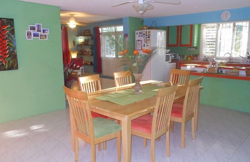 Sheraton Park Apartment | Located on the south coast we are a 5 minute drive to beautiful white
