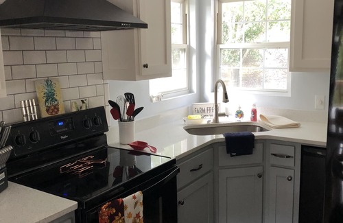 Helen House | Located on the Wine Highway minutes from many of the best wineries in the USA.