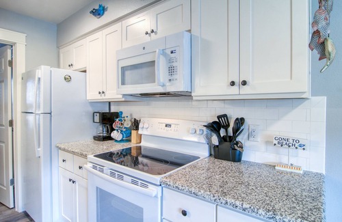 Port Aransas Condo | Located right by the large heated pool. Only a block to the beach!