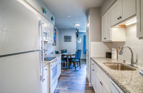 Port Aransas Condo | Located right by the large heated pool. Only a block to the beach!