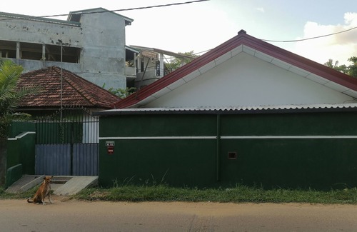 Pelena Apartment | Located very close to the beach & surf spot. The holiday can be spent freely.