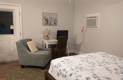 Corinth Apartment | Located within 20 min of Pickwick, Shilo National park and several wedding venue