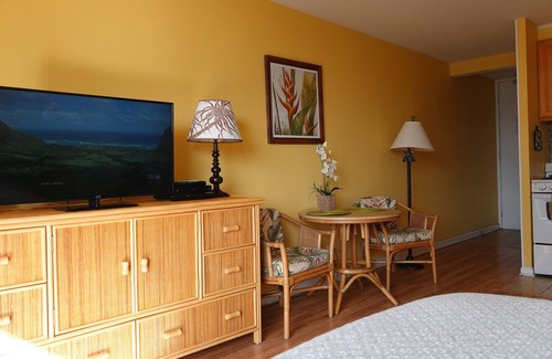 Waikiki Condo | 💎LOCATION💎 5min to 🏄‍♀️🏊‍♀️🐠🦈🌸 free parking 🚙🅿️, fast WIFI💻 🌺F15A06🌺